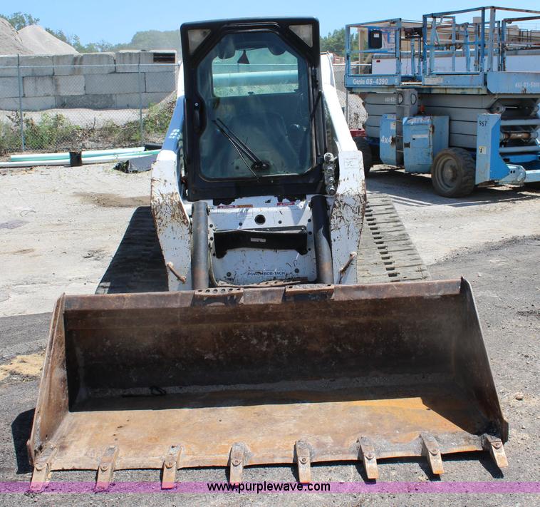 image for item J5893 2009 Bobcat T300 skid steer