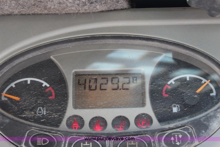 image for item J5893 2009 Bobcat T300 skid steer