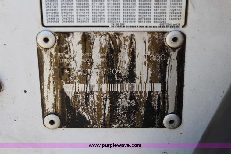 image for item J5893 2009 Bobcat T300 skid steer