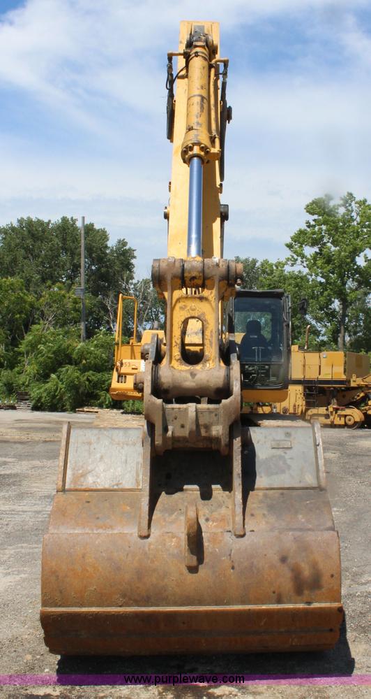 image for item J5894 2004 John Deere 330C LC excavator