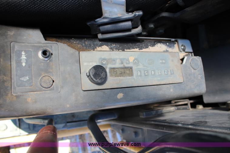 image for item J5894 2004 John Deere 330C LC excavator