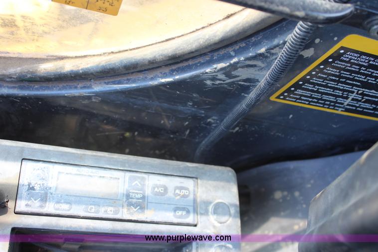 image for item J5894 2004 John Deere 330C LC excavator