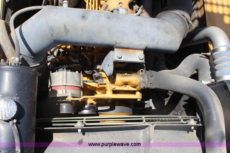 image for item J5894 2004 John Deere 330C LC excavator