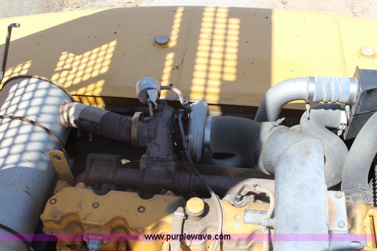 image for item J5894 2004 John Deere 330C LC excavator