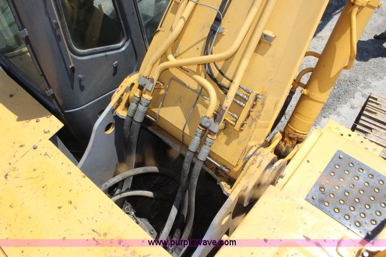 image for item J5894 2004 John Deere 330C LC excavator