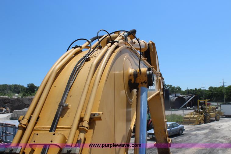 image for item J5894 2004 John Deere 330C LC excavator