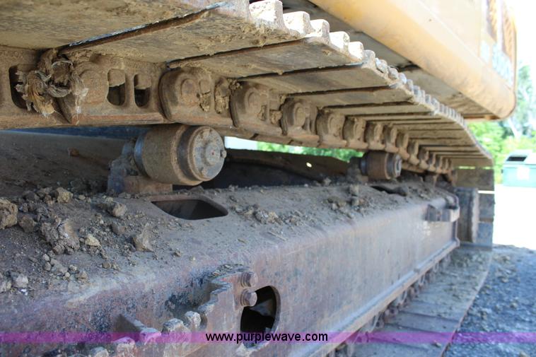 image for item J5894 2004 John Deere 330C LC excavator