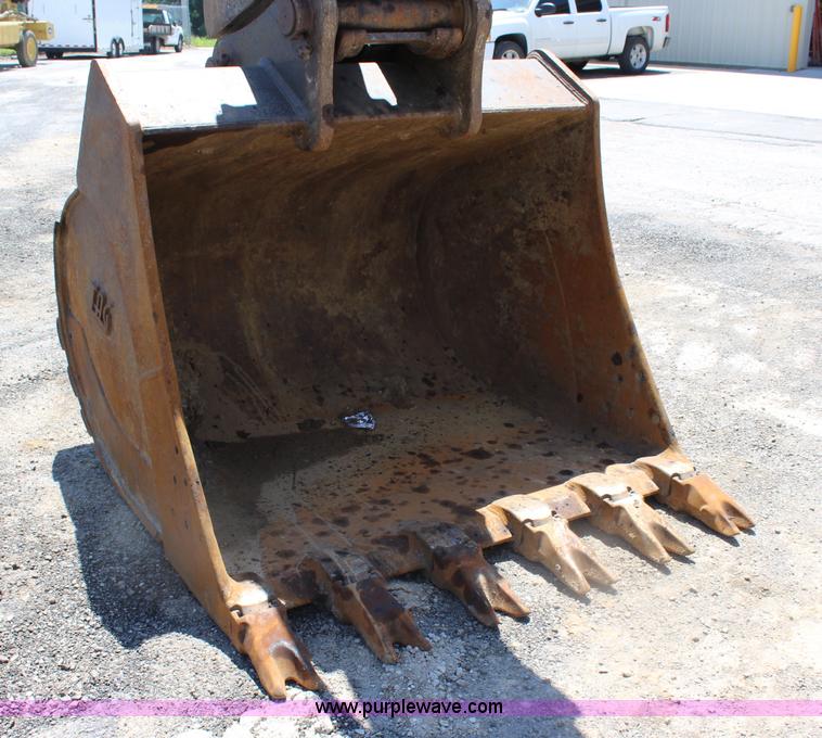 image for item J5894 2004 John Deere 330C LC excavator