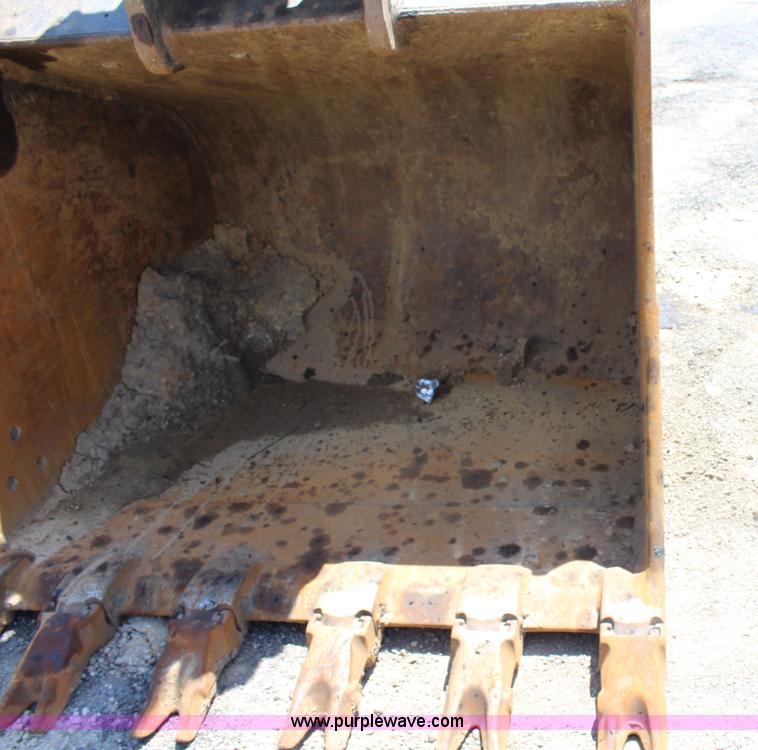 image for item J5894 2004 John Deere 330C LC excavator