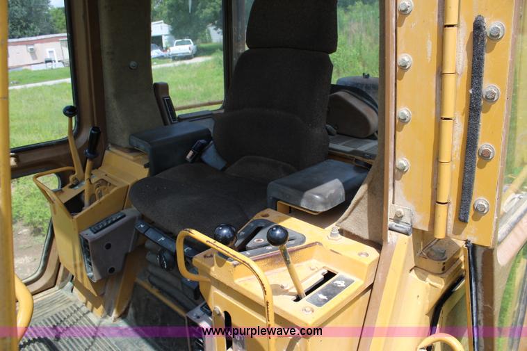 image for item J5971 1995 Caterpillar 953B track loader