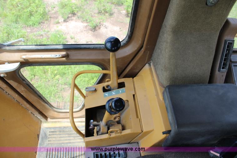 image for item J5971 1995 Caterpillar 953B track loader