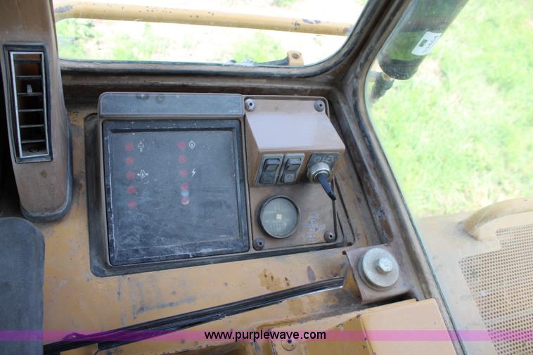 image for item J5971 1995 Caterpillar 953B track loader