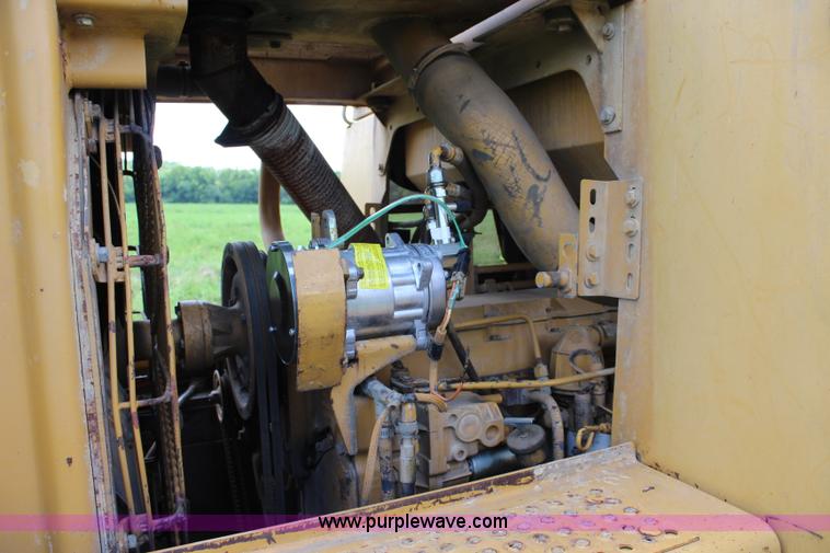 image for item J5971 1995 Caterpillar 953B track loader