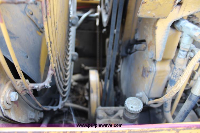 image for item J5971 1995 Caterpillar 953B track loader