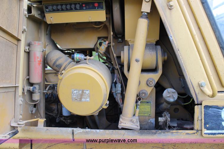 image for item J5971 1995 Caterpillar 953B track loader