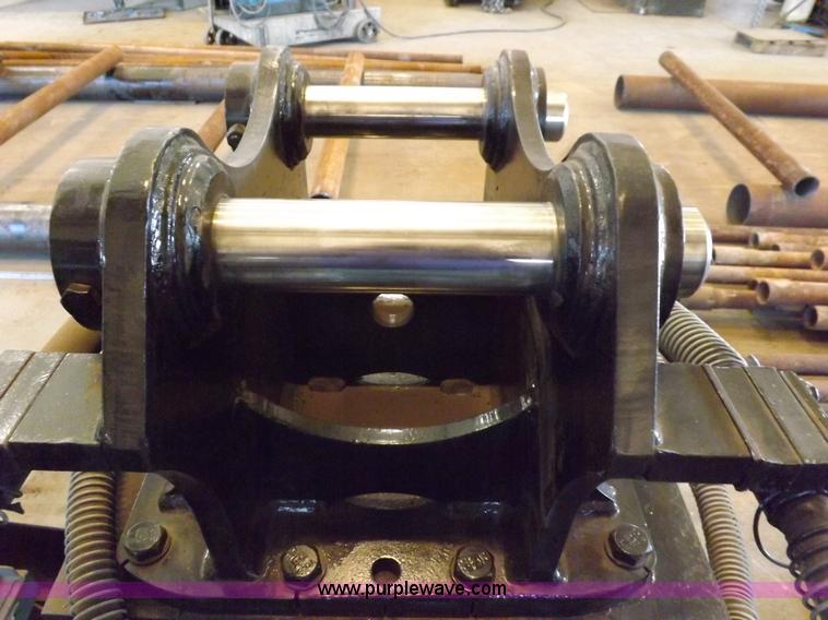 image for item J6912 Caterpillar CVP75 vibratory plate compactor