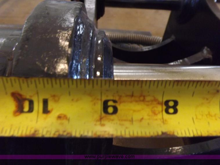 image for item J6912 Caterpillar CVP75 vibratory plate compactor