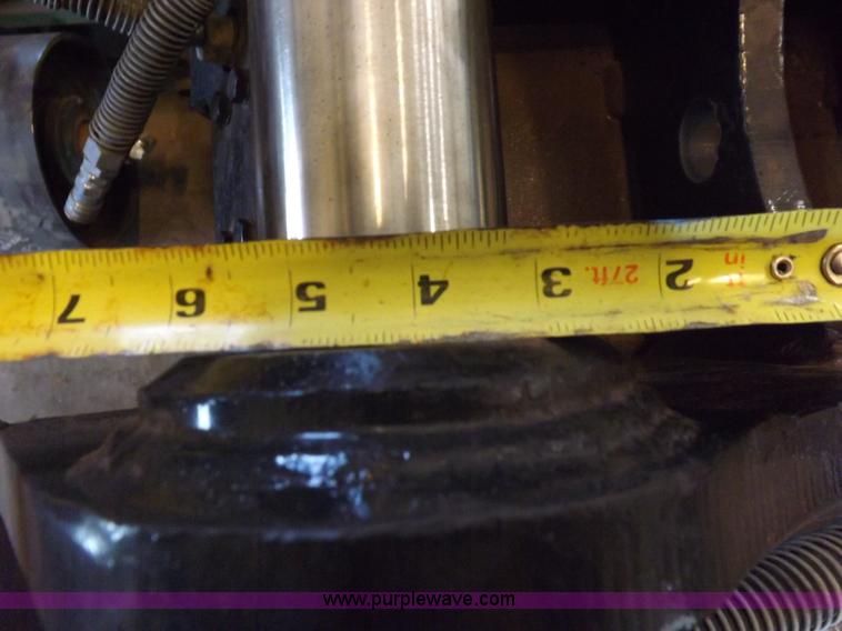 image for item J6912 Caterpillar CVP75 vibratory plate compactor