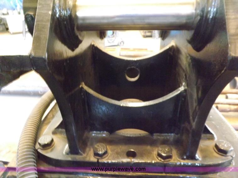 image for item J6912 Caterpillar CVP75 vibratory plate compactor