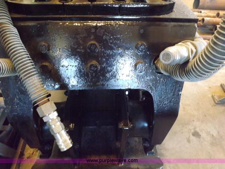 image for item J6912 Caterpillar CVP75 vibratory plate compactor