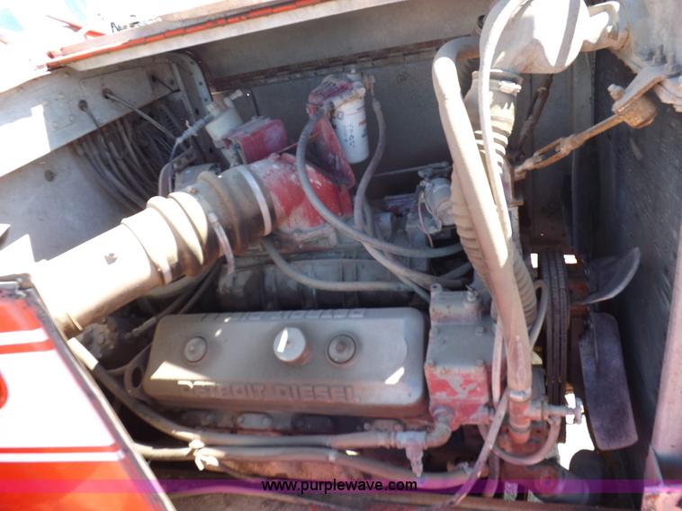 image for item J6915 1975 Peterbilt tank truck