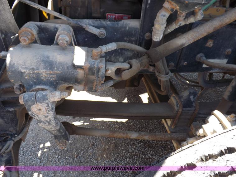 image for item J6916 1993 Kenworth T400 semi truck