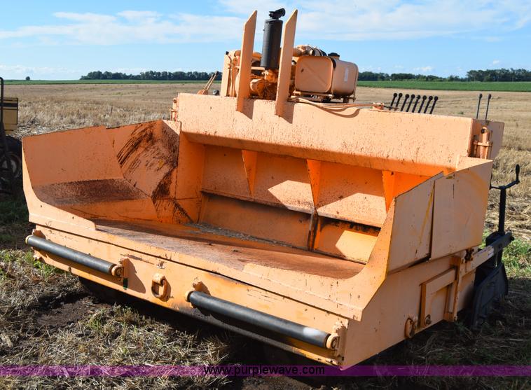 image for item J7852 Neal DM3000 paving machine