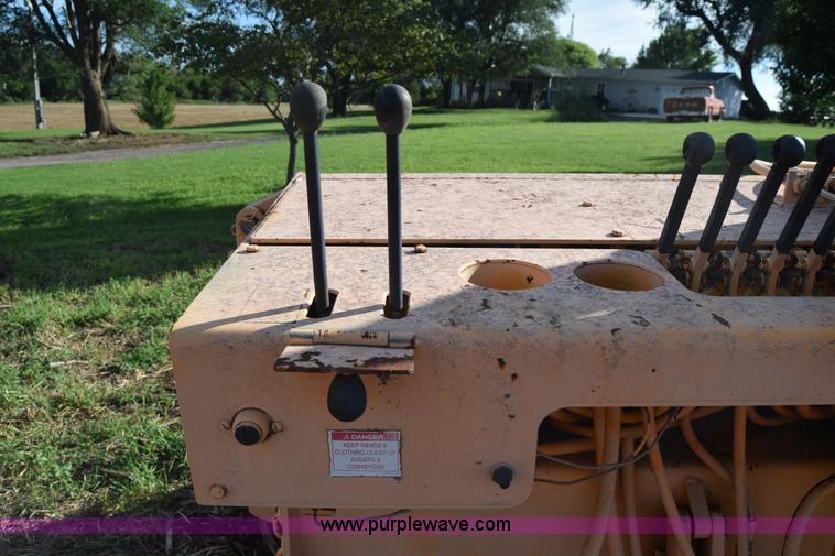 image for item J7852 Neal DM3000 paving machine