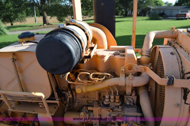 image for item J7852 Neal DM3000 paving machine