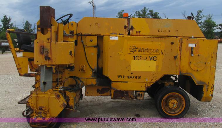 image for item J8563 1988 Wirtgen 1000VC milling machine