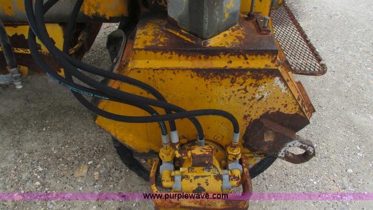 image for item J8563 1988 Wirtgen 1000VC milling machine