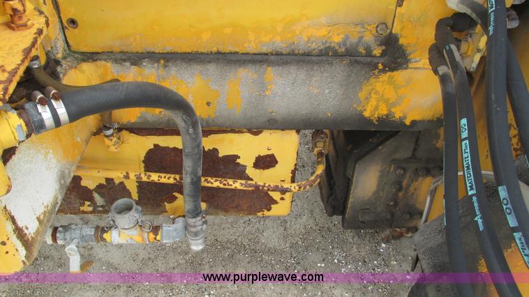 image for item J8563 1988 Wirtgen 1000VC milling machine