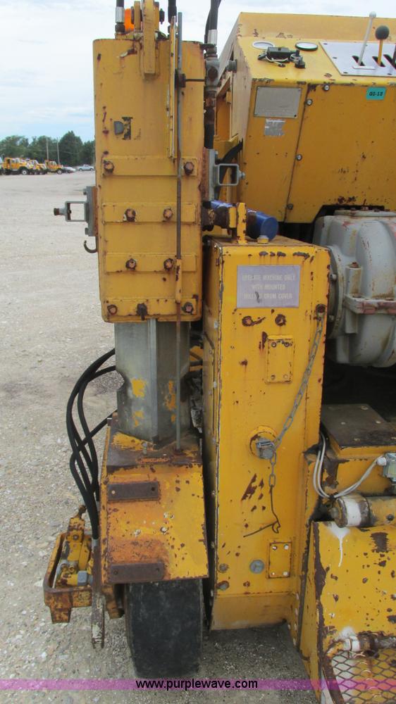 image for item J8563 1988 Wirtgen 1000VC milling machine