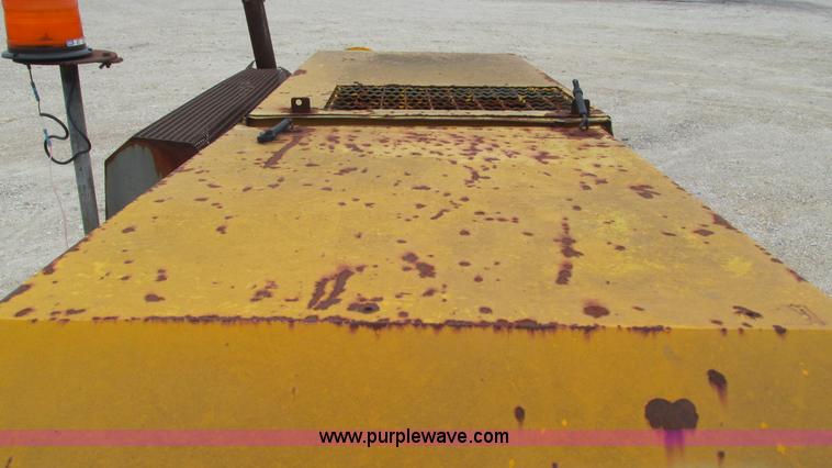 image for item J8563 1988 Wirtgen 1000VC milling machine