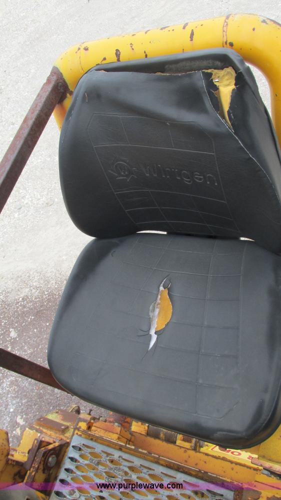 image for item J8563 1988 Wirtgen 1000VC milling machine