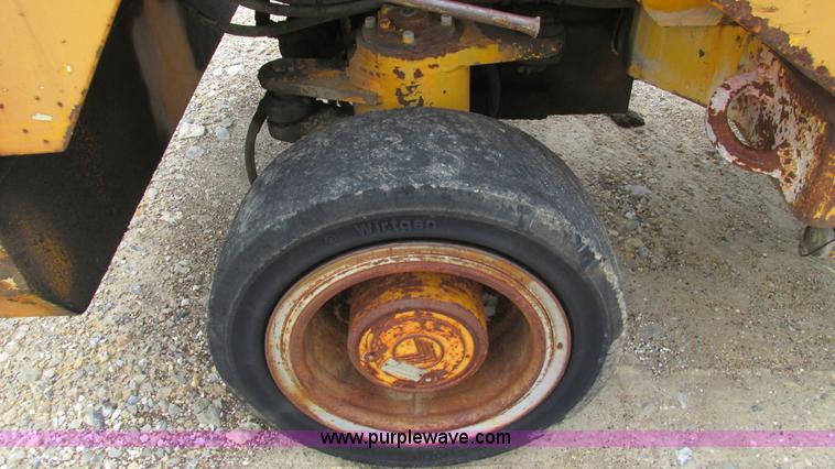 image for item J8563 1988 Wirtgen 1000VC milling machine