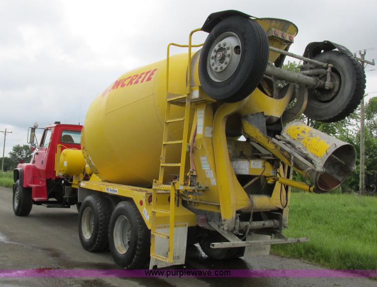 image for item K2181 1994 Ford L9000 mixer truck