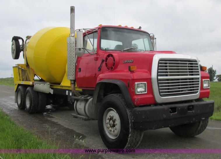 image for item K2181 1994 Ford L9000 mixer truck