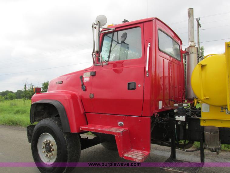 image for item K2181 1994 Ford L9000 mixer truck
