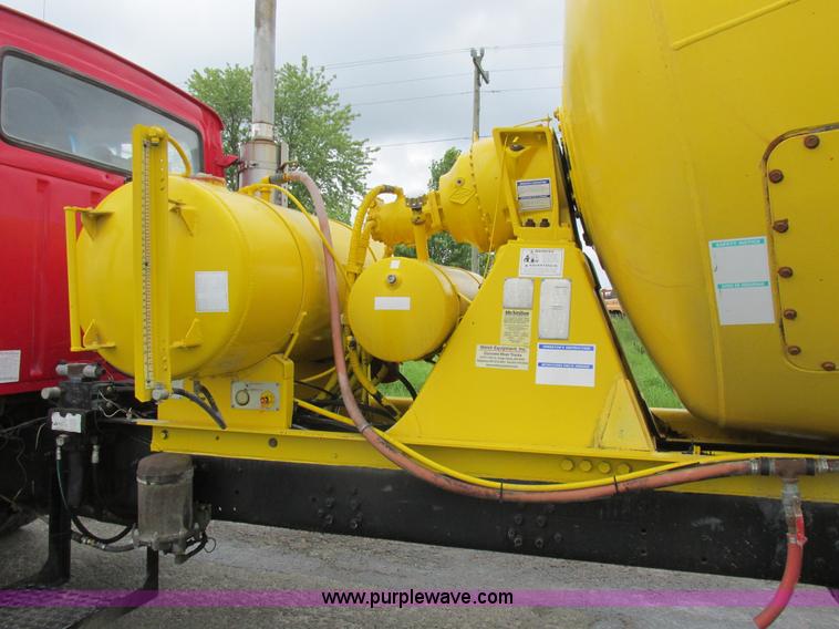 image for item K2181 1994 Ford L9000 mixer truck