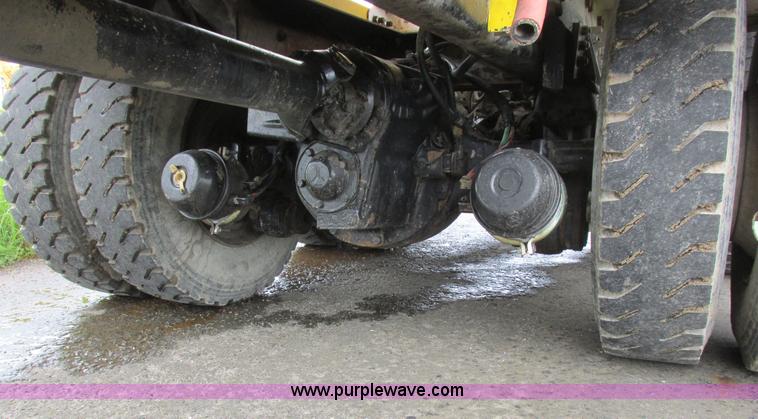 image for item K2181 1994 Ford L9000 mixer truck