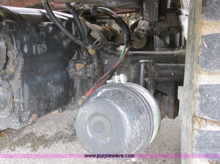 image for item K2181 1994 Ford L9000 mixer truck