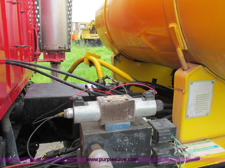 image for item K2181 1994 Ford L9000 mixer truck