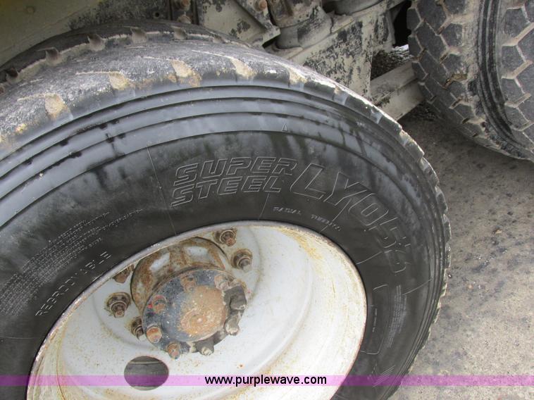 image for item K2181 1994 Ford L9000 mixer truck