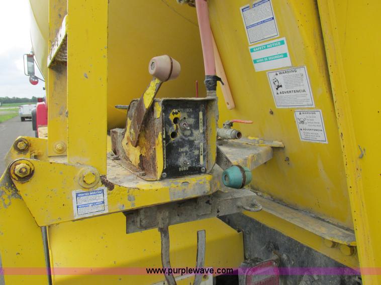 image for item K2181 1994 Ford L9000 mixer truck