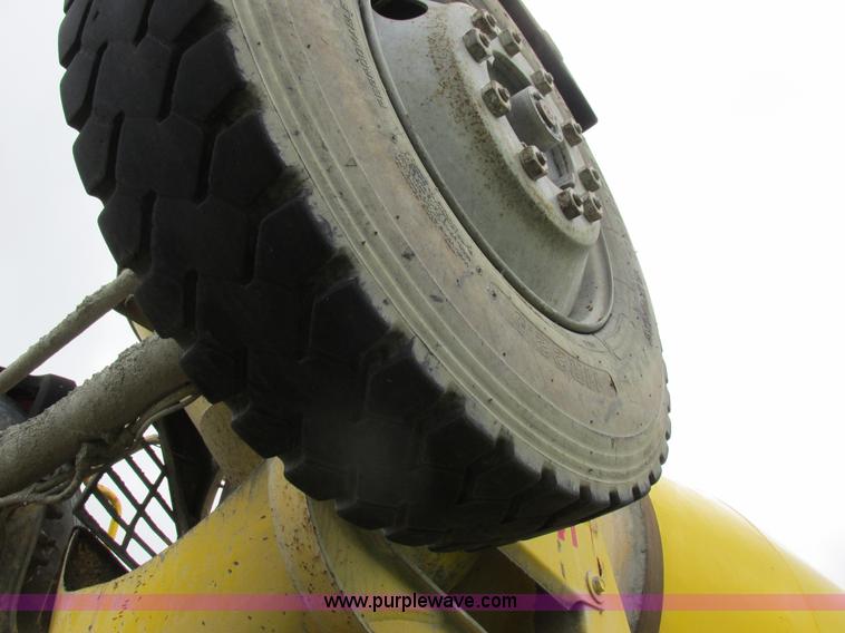 image for item K2181 1994 Ford L9000 mixer truck