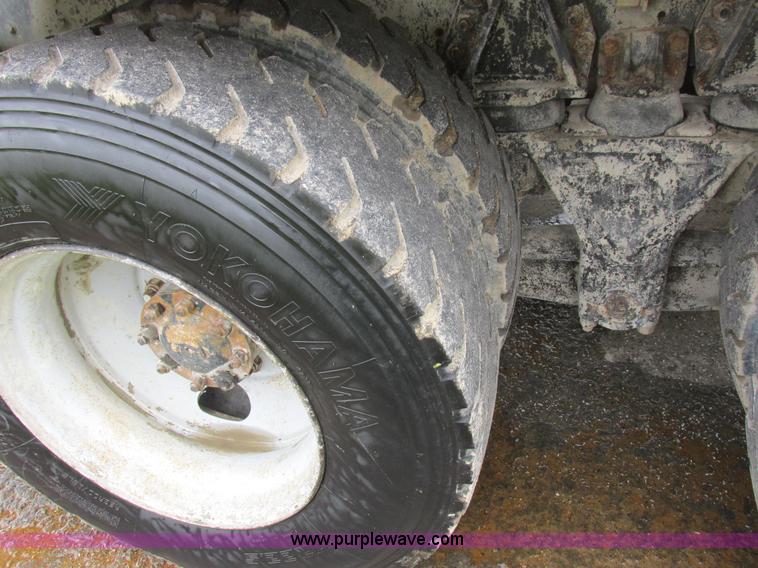 image for item K2181 1994 Ford L9000 mixer truck