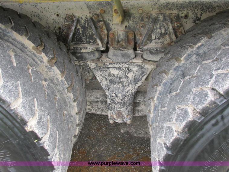 image for item K2181 1994 Ford L9000 mixer truck