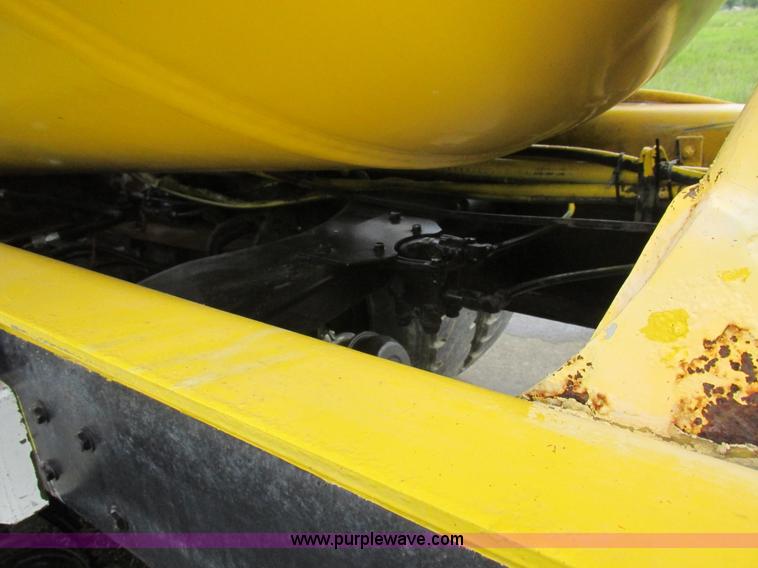 image for item K2181 1994 Ford L9000 mixer truck