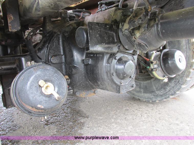 image for item K2181 1994 Ford L9000 mixer truck